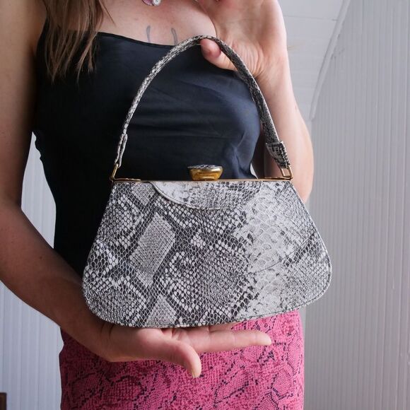 Gorgeous 60s Faux Snakeskin Purse‎ - Picture 6 of 6